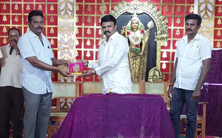 திருச்செந்தூர் கோவிலில் நாட்குறிப்பு புத்தகம் வெளியீடு