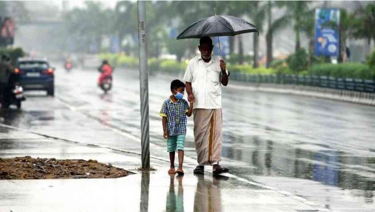 தேனி, திண்டுக்கல், மதுரை, சிவகங்கை, ராமநாதபுரம் ஆகிய 5 மாவட்டத்தில்  கோடை மழை