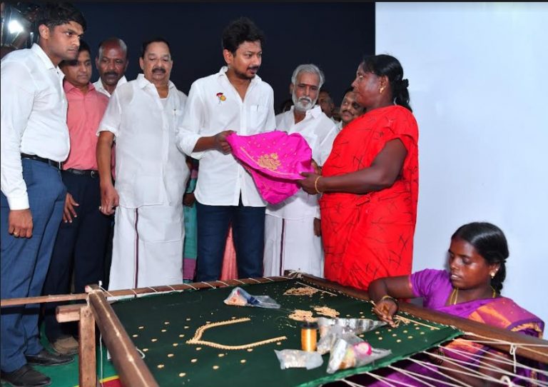 சென்னை தீவுத்திடலில் சர்வதேச கைத்தறி கண்காட்சி உதயநிதி ஸ்டாலின்  திறந்து வைத்தார்