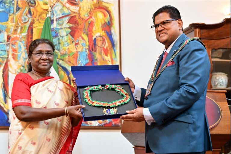 ”சுரினாம் உயர் விருது குடியரசுத் தலைவருக்கு வழங்கப்பட்டது” இந்தியர்கள் வந்த 150 வது ஆண்டு விழா