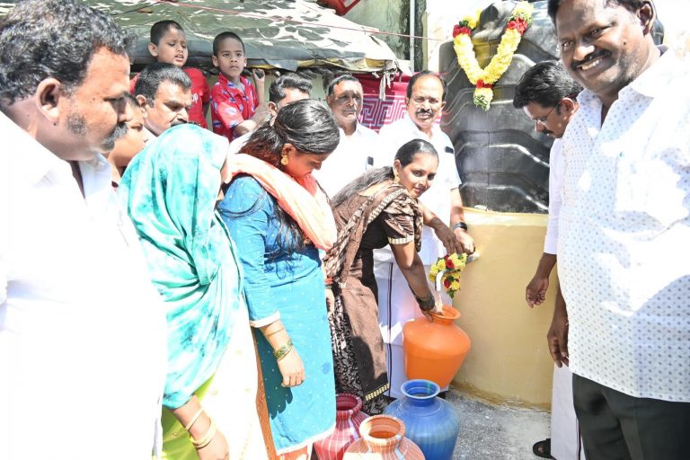 ’’மக்களுக்கு 15 மாதத்தில் செய்தது என்ன..!’’ சேலத்தை கலக்கும் அதிரடி கவுன்சிலர்