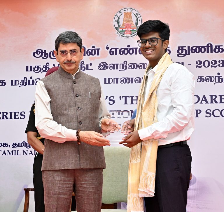 ”நீட் ஆதரவு விழா, எதிர்ப்பு விழா ஆனது – ஆளுநர் ரவிக்கு பதிலடி கொடுத்த பெற்றோர்..!’’