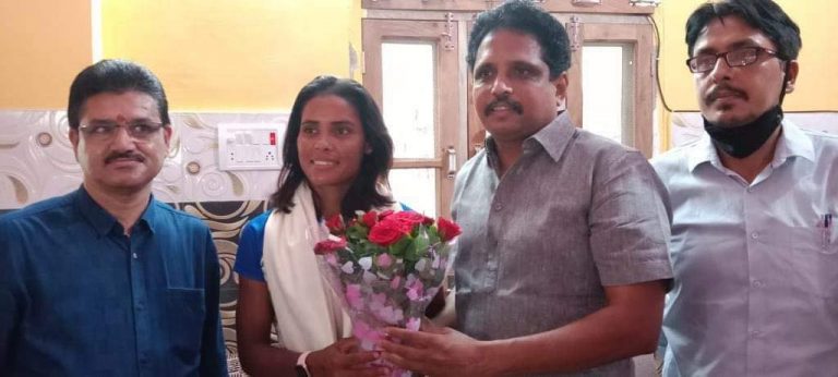’’ஹாக்கி வீராங்கணை வந்தனா கட்டாரியாவுக்கு புகழாரம் சூட்டியுள்ளார் சு.வெங்கடேசன் எம்பி.,’’ 