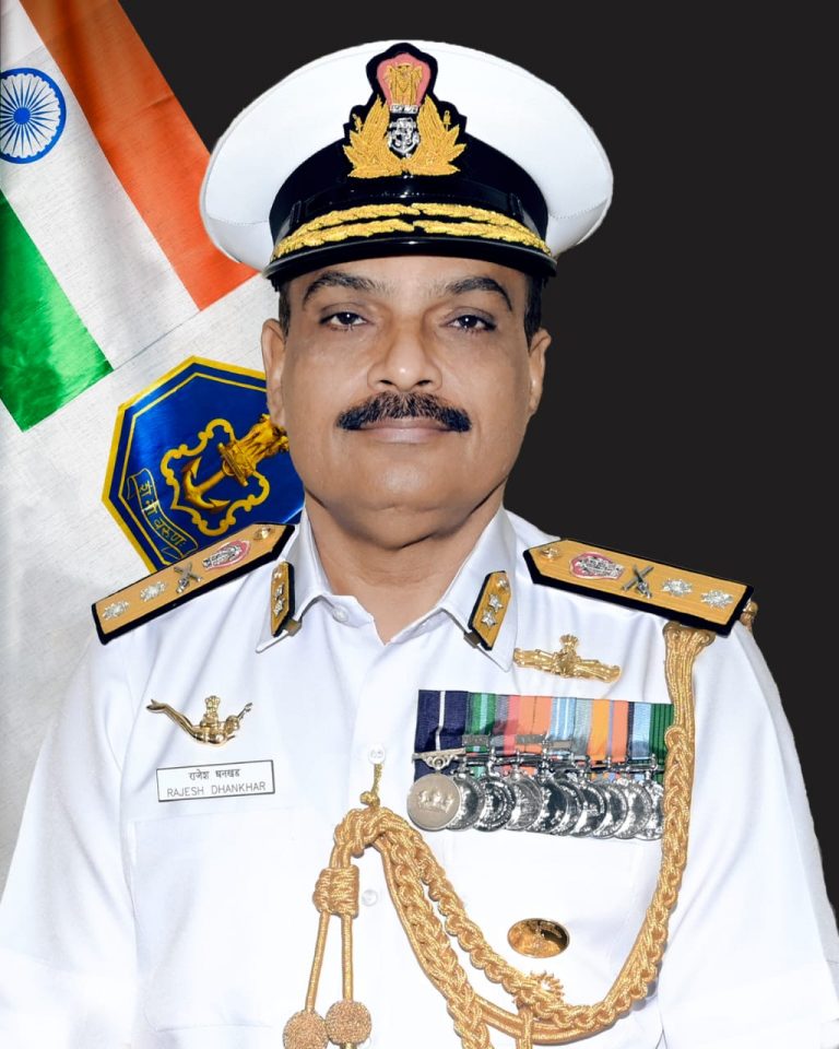 ’’கிழக்குக் கடற்படையின் தலைவர் ரியர் அட்மிரல் ராஜேஷ் தன்கர்..!’’