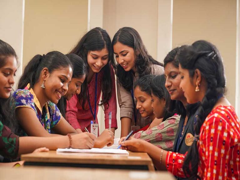 இந்தியன் வங்கியில் 1500 காலிப் பணியிடம்..! பட்டதாரிகள் விண்ணப்பிக்கலாம்